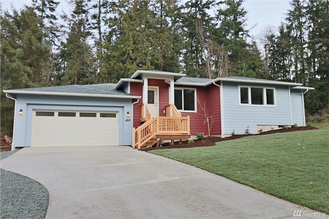 Property Photo:  453 Cox St  WA 98239 