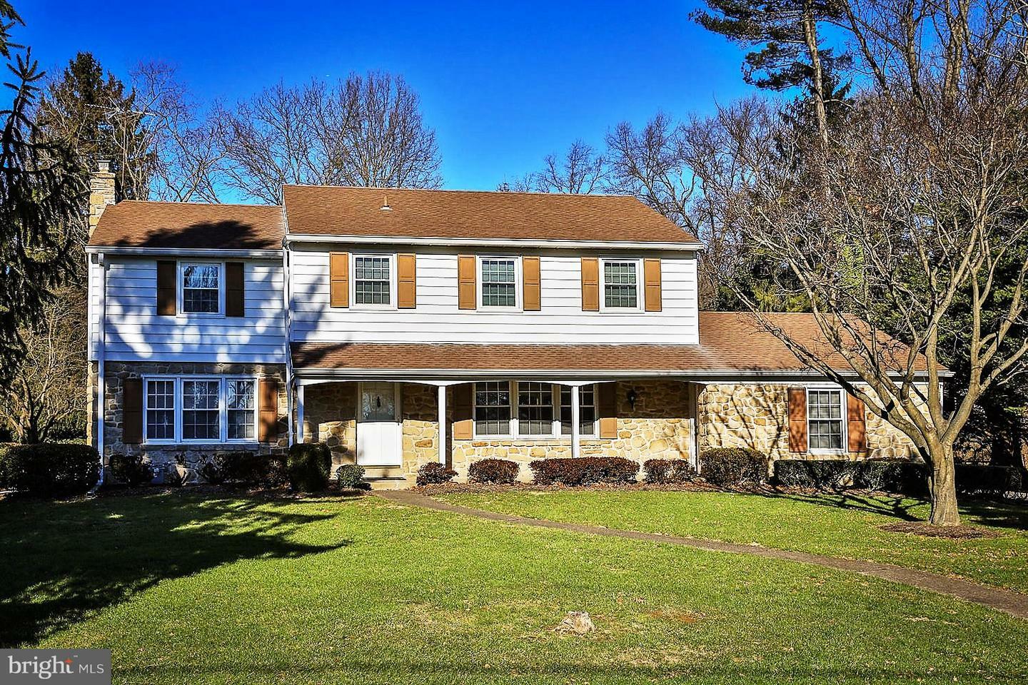 Property Photo:  2048 Circle Drive  PA 19046 