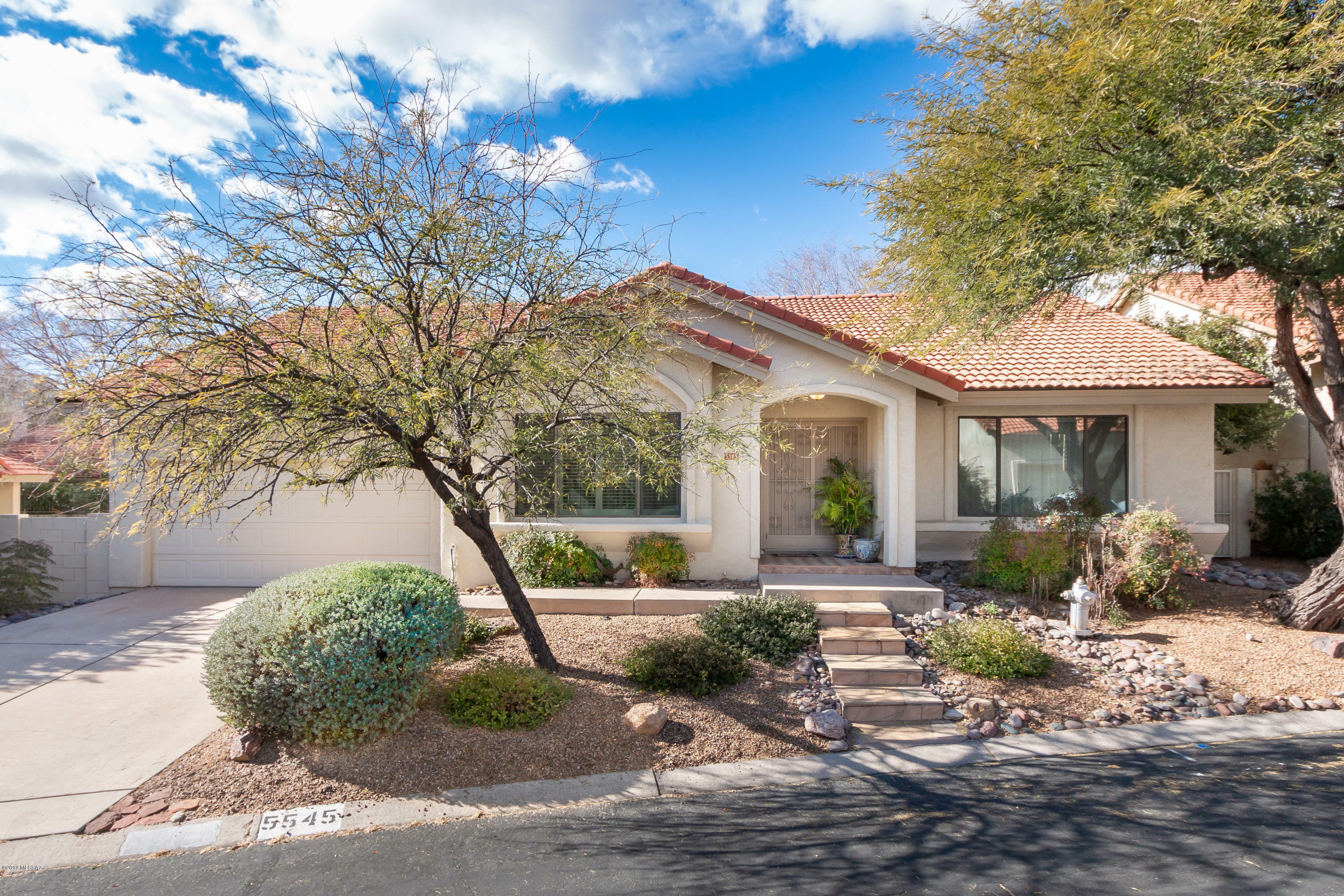 Property Photo:  5545 N Waterfield Drive  AZ 85750 