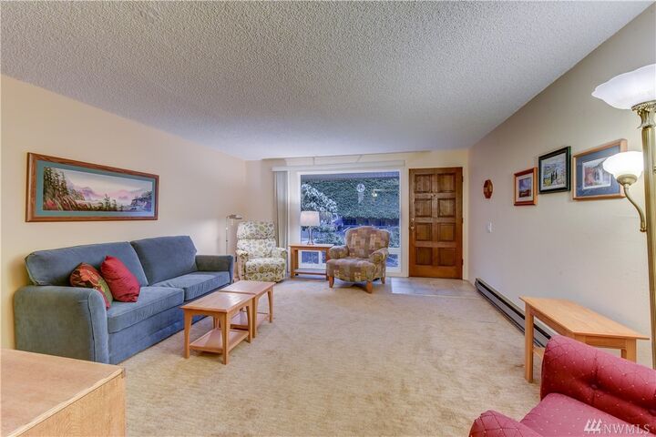 Property Photo:  20714 76th Avenue W 11  WA 98026 