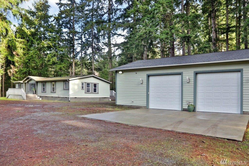Property Photo: 3283 Brooks Hill Rd WA 98260