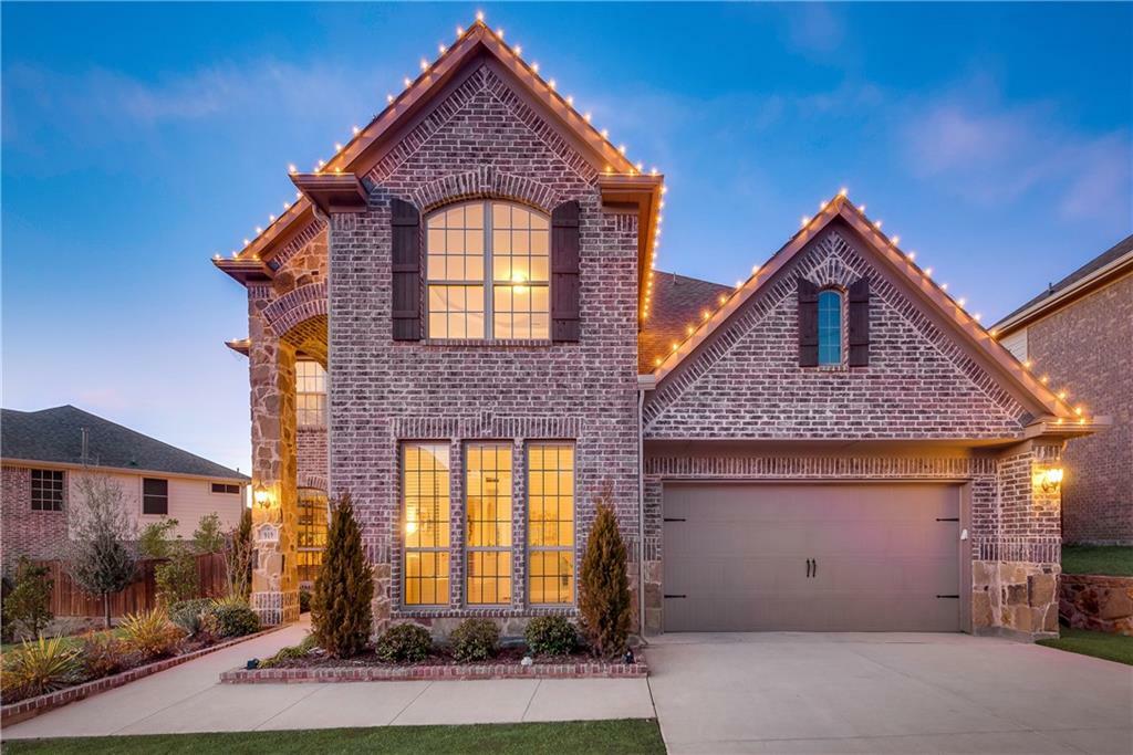 Property Photo: 919 Bentley Drive TX 76262