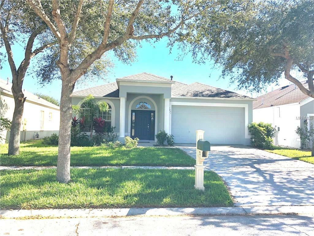 Property Photo:  6821 Monarch Park Drive  FL 33572 