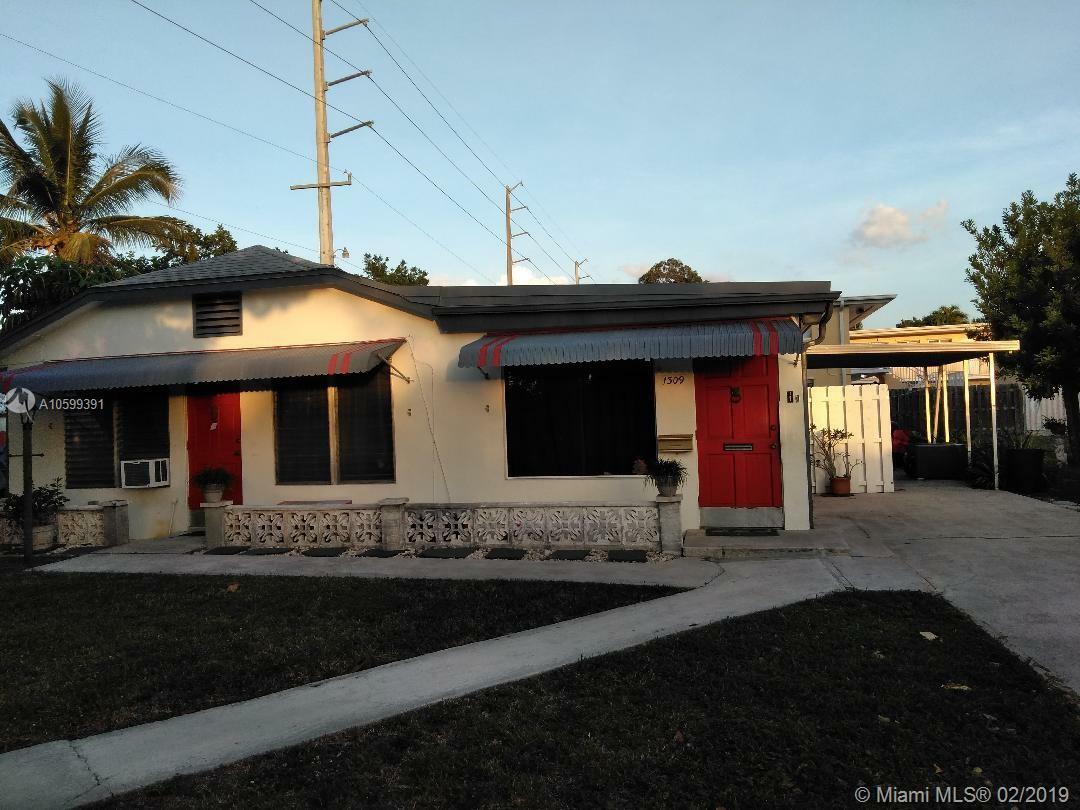 Property Photo:  1309 N 24 Avenue  FL 33020 