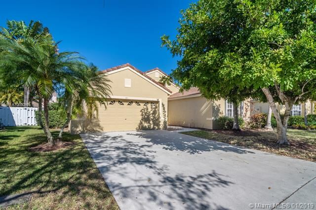 Property Photo: 581 Slippery Rock Rd FL 33327
