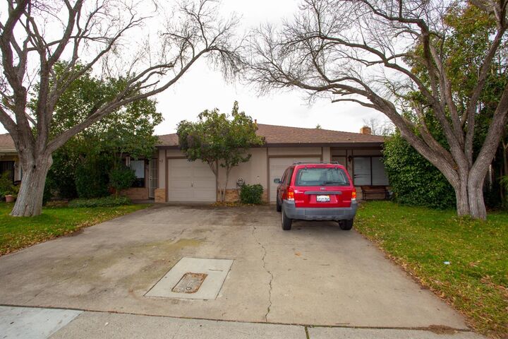 6525 6527 Hillsdale Boulevard  Sacramento CA 95842 photo