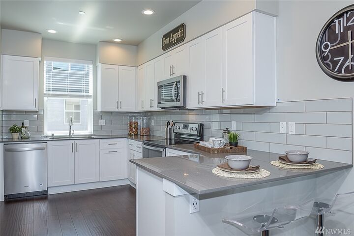 Property Photo:  3230 148th St SW E-5  WA 98087 