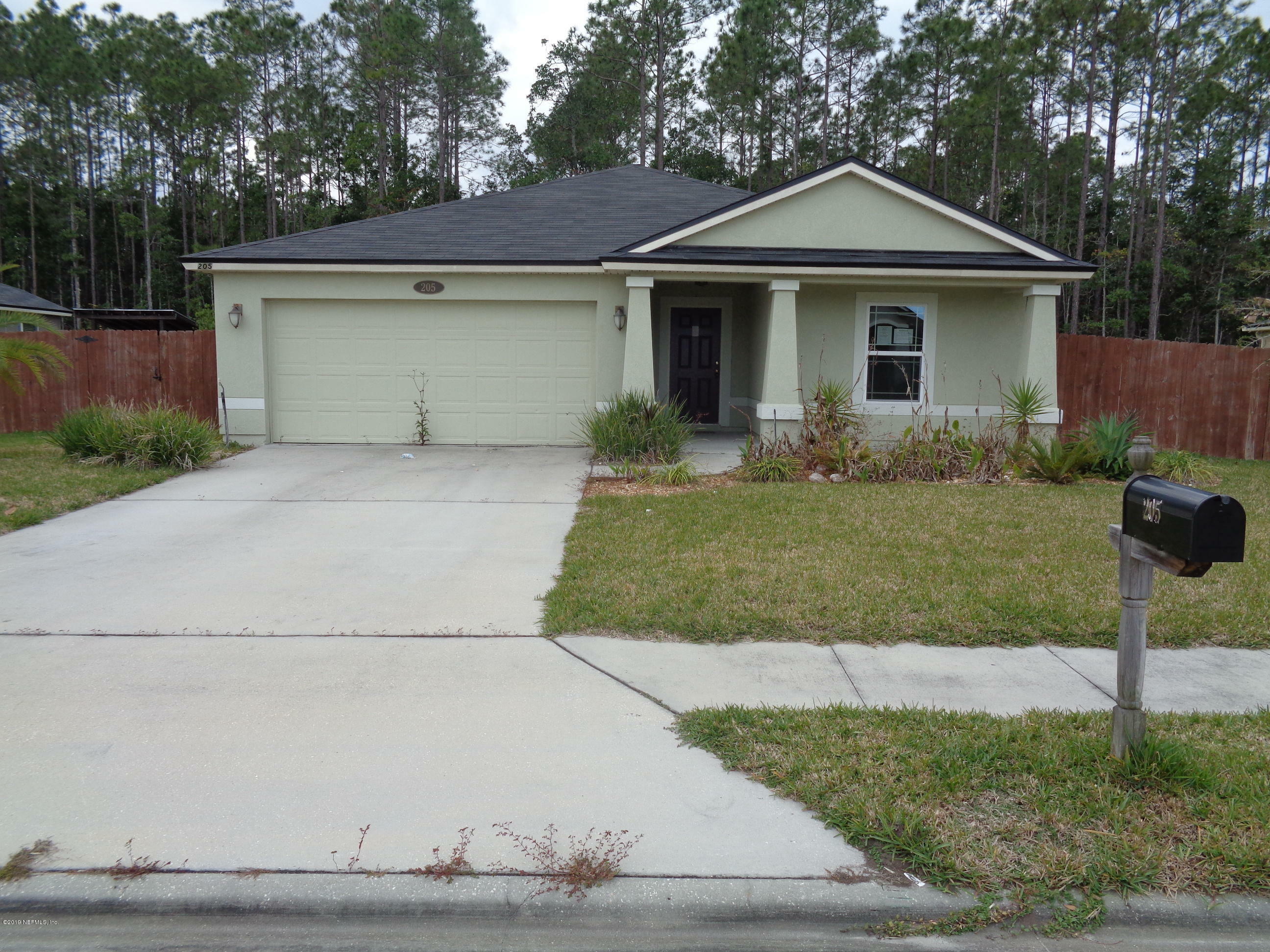 Property Photo:  205 E New England Dr  FL 32033 