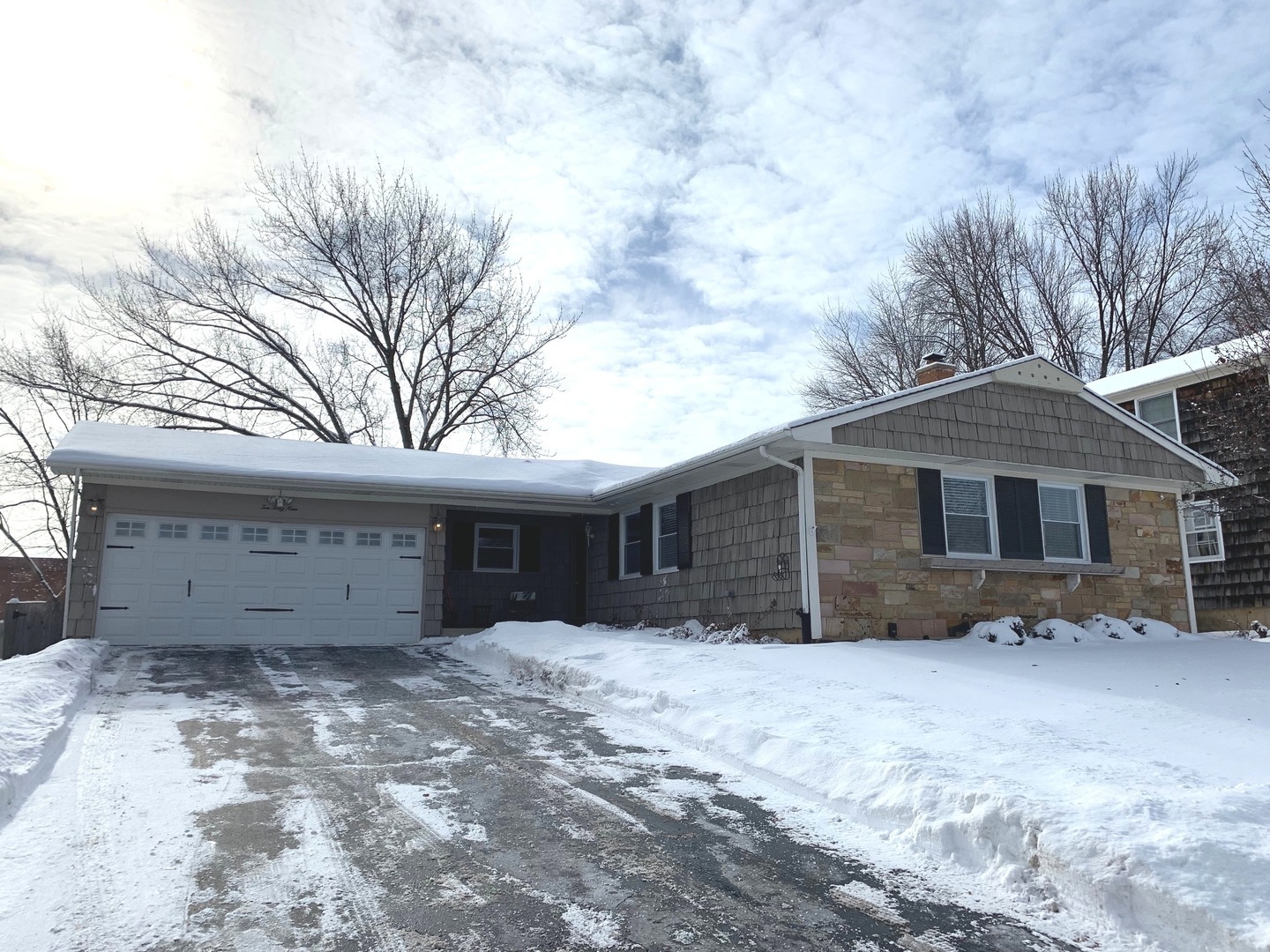 Property Photo:  1049 Whitehall Drive  IL 60089 