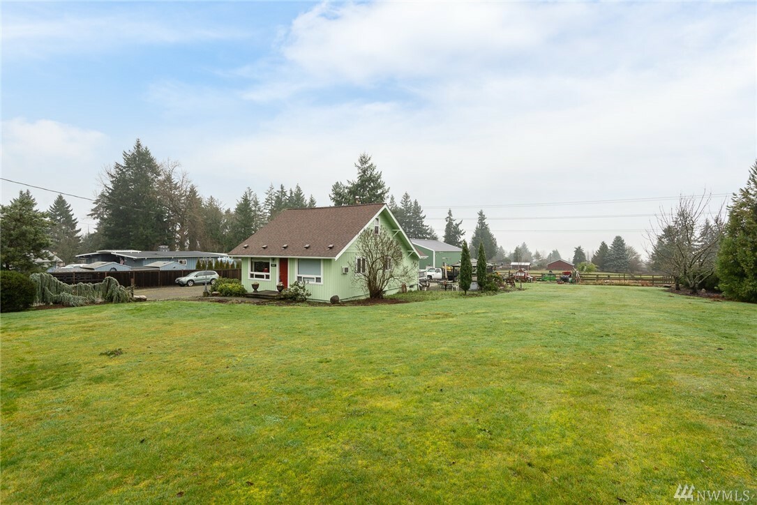 Property Photo: 5425 44th Ave E WA 98443