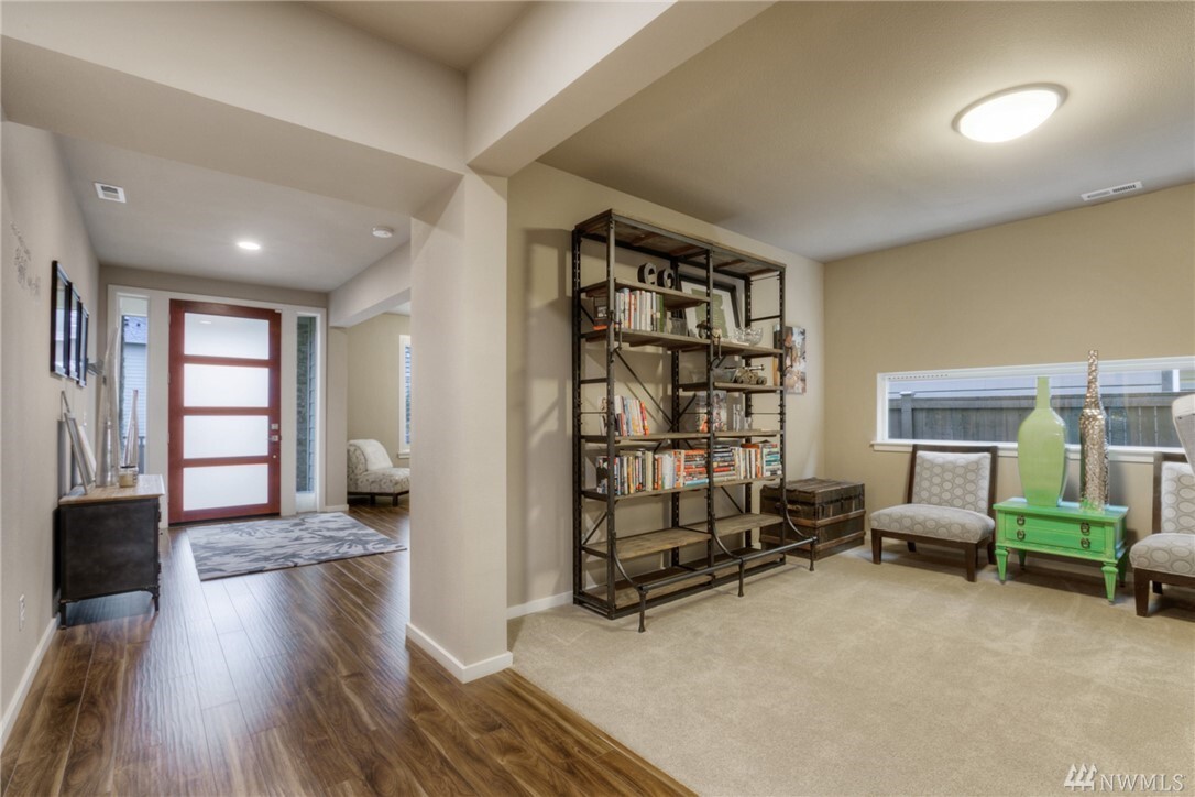 Property Photo: 2703 55th St SE WA 98092