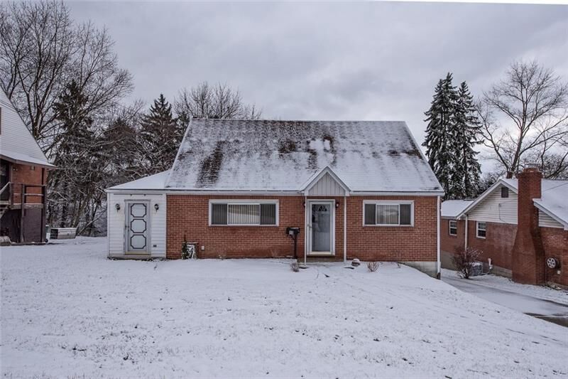 Property Photo:  15 Barton Dr  PA 15221 