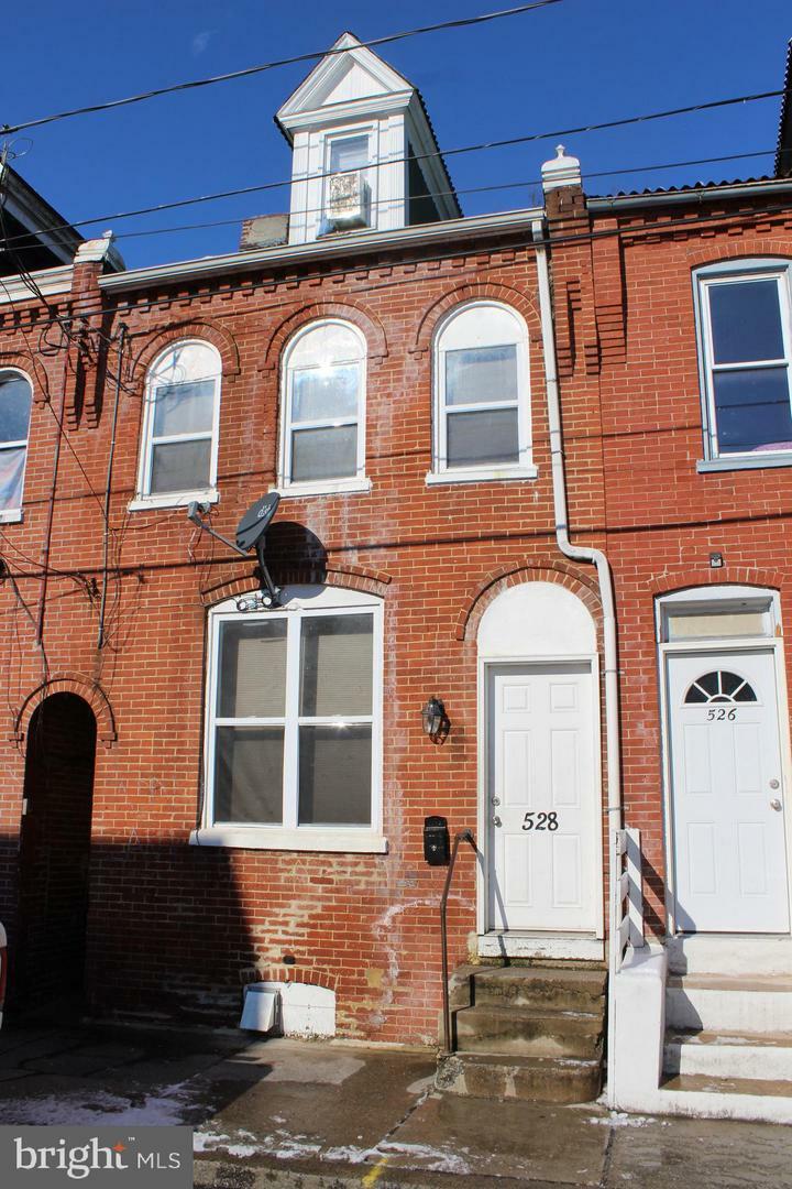 Property Photo:  528 Locust Street  PA 17602 