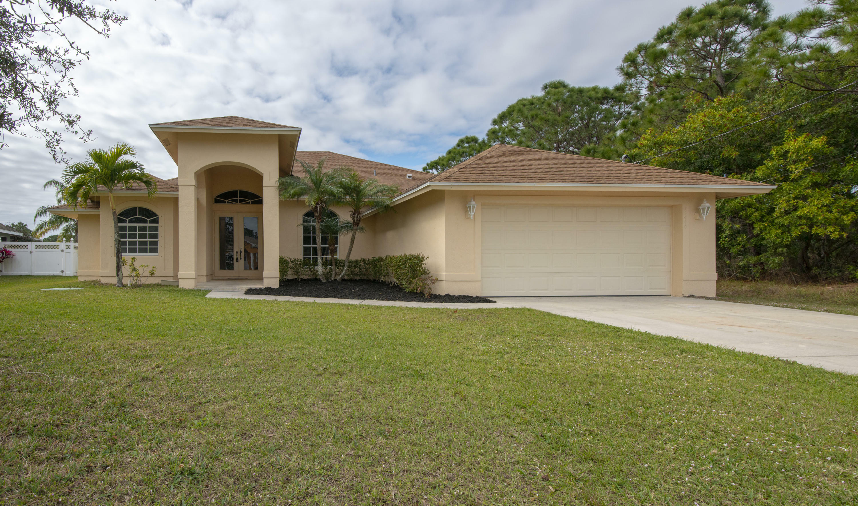 Property Photo:  5526 NW Cordrey Street  FL 34986 