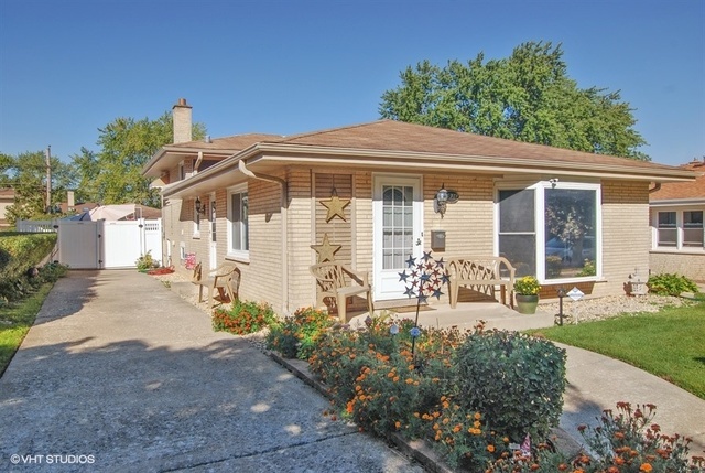 Property Photo:  2936 Sunnyside Avenue  IL 60154 