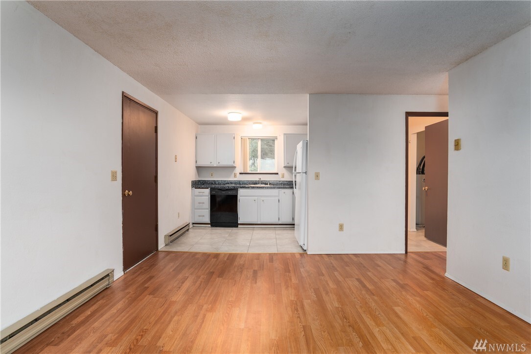 Property Photo:  313 W Woodworth St  WA 98284 