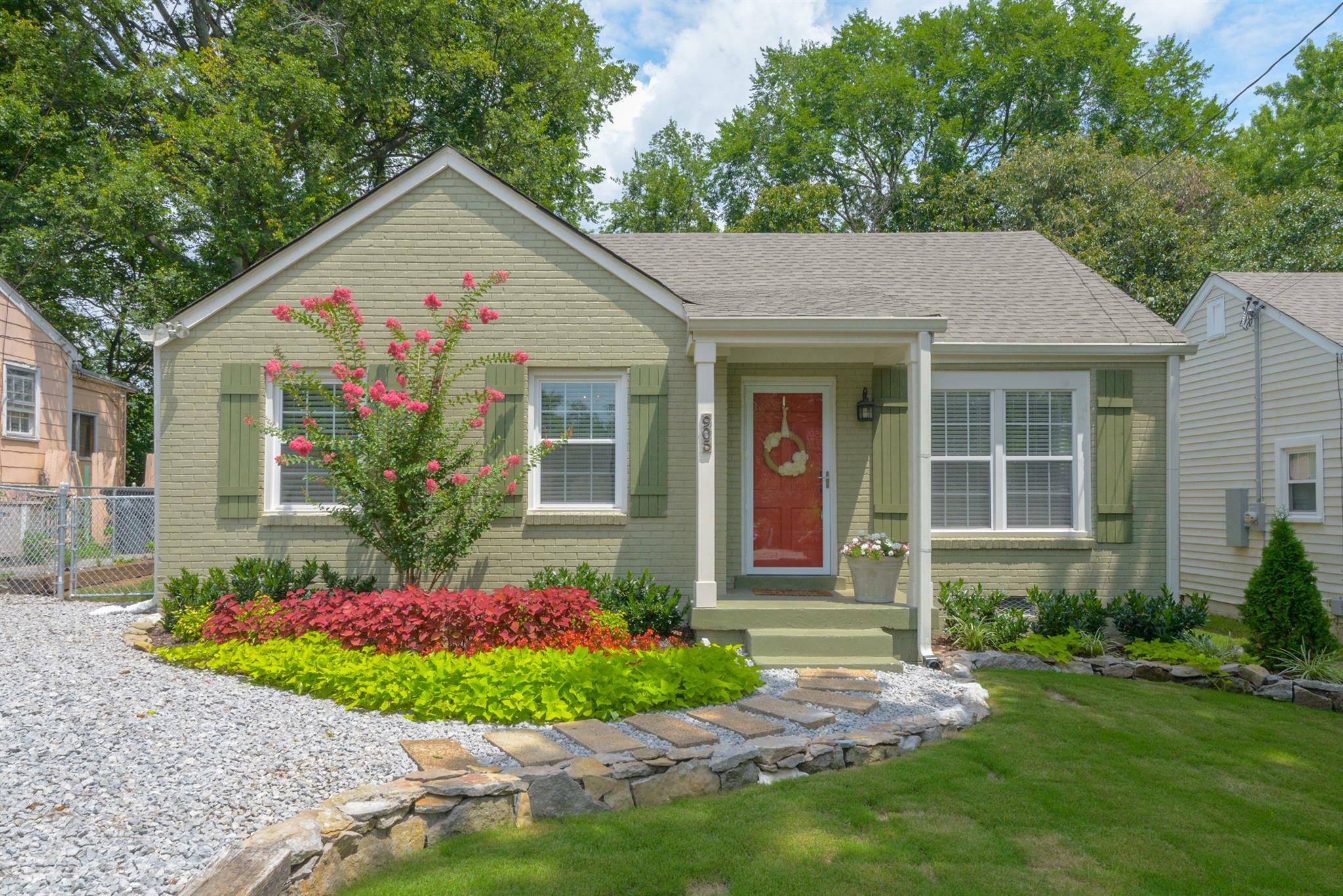Property Photo: 905 Broadmoor Dr TN 37216