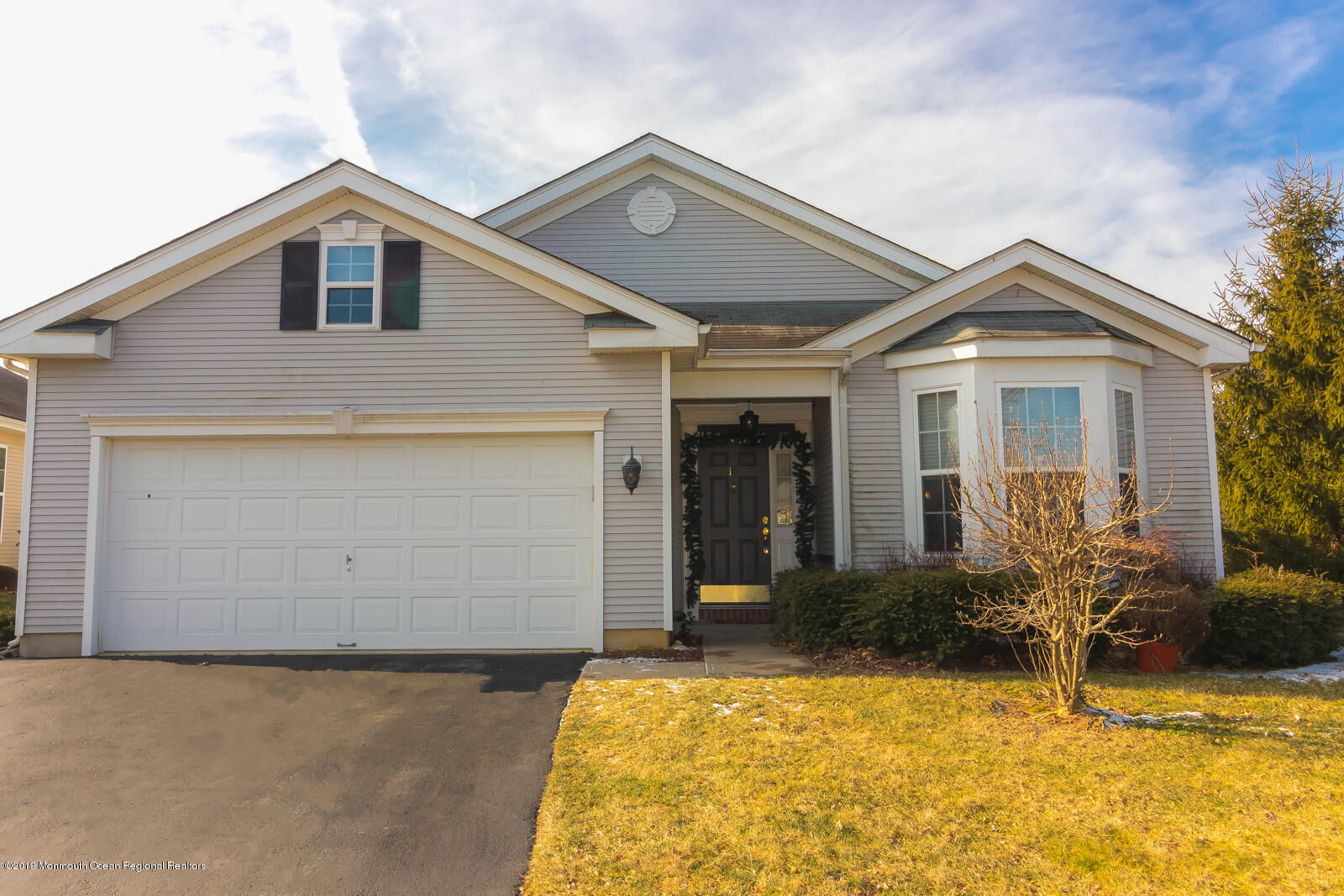 Property Photo:  171 Minuteman Circle  NJ 08501 