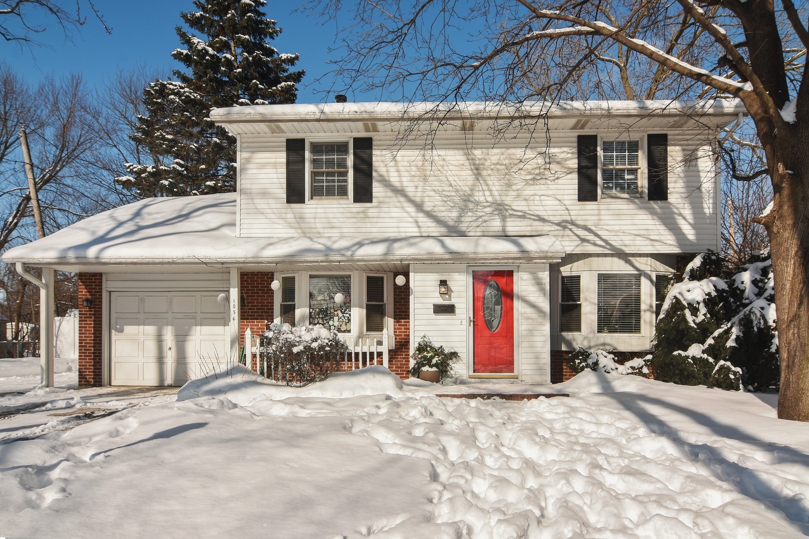 Property Photo:  1056 Valley Stream Drive  IL 60090 