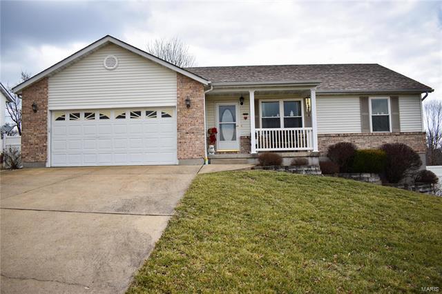 Property Photo: 1362 Oakridge Estates Drive 63077