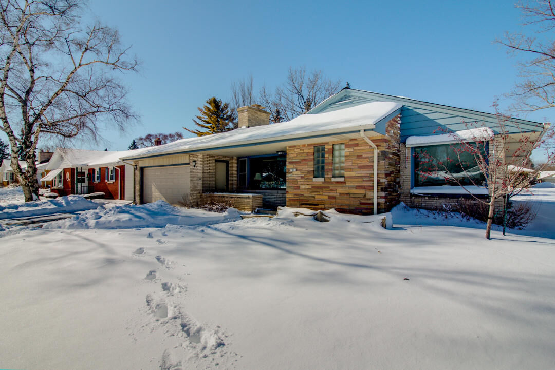 Property Photo:  7247 N Mohawk Ave  WI 53217 
