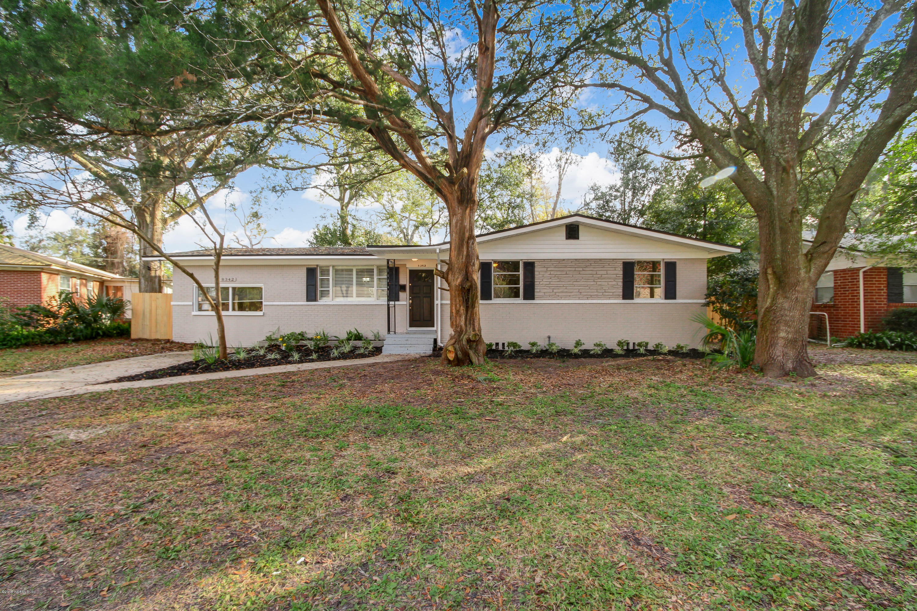 Property Photo:  8342 Calento St  FL 32211 