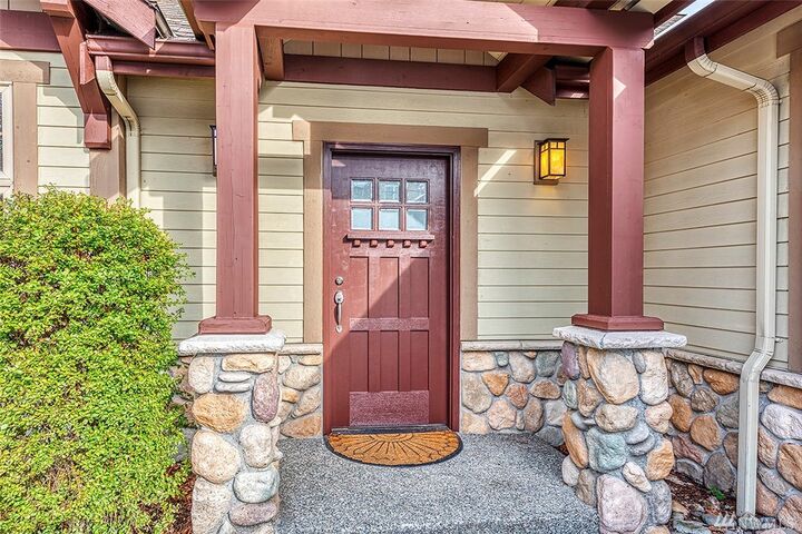 Property Photo:  10704 NE 28th St  WA 98004 