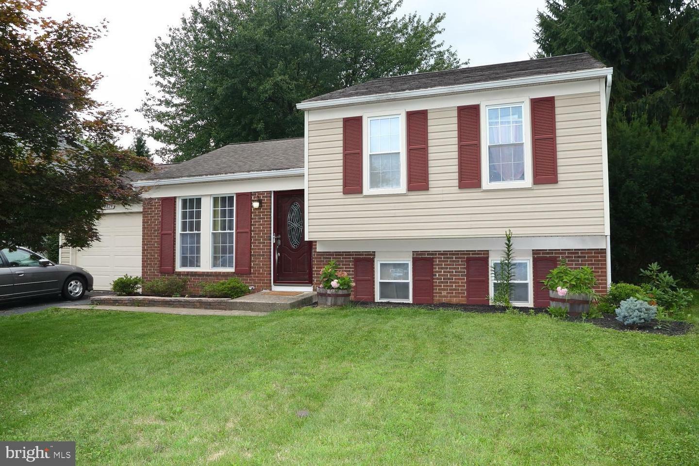 Property Photo: 2824 Pebblebrook Drive PA 17601
