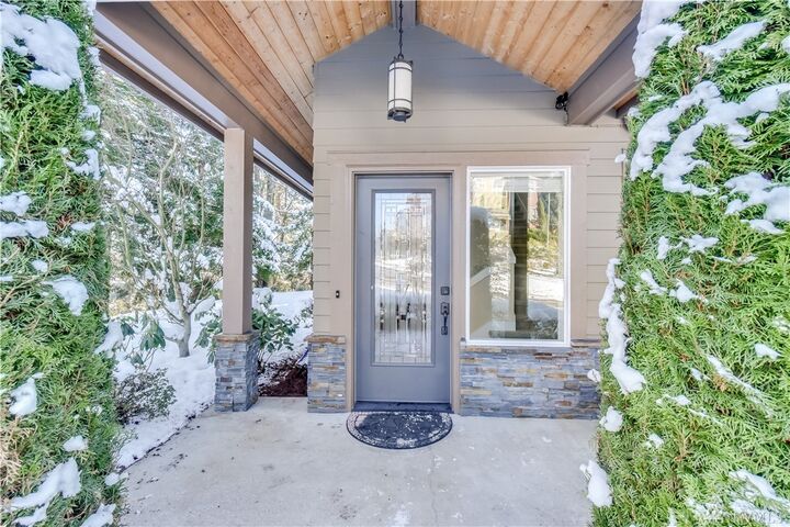 Property Photo: 900 228th Ave NE 1C WA 98074