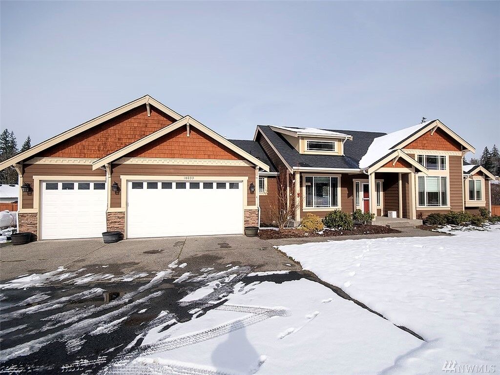 Property Photo: 18033 105th St SE WA 98290