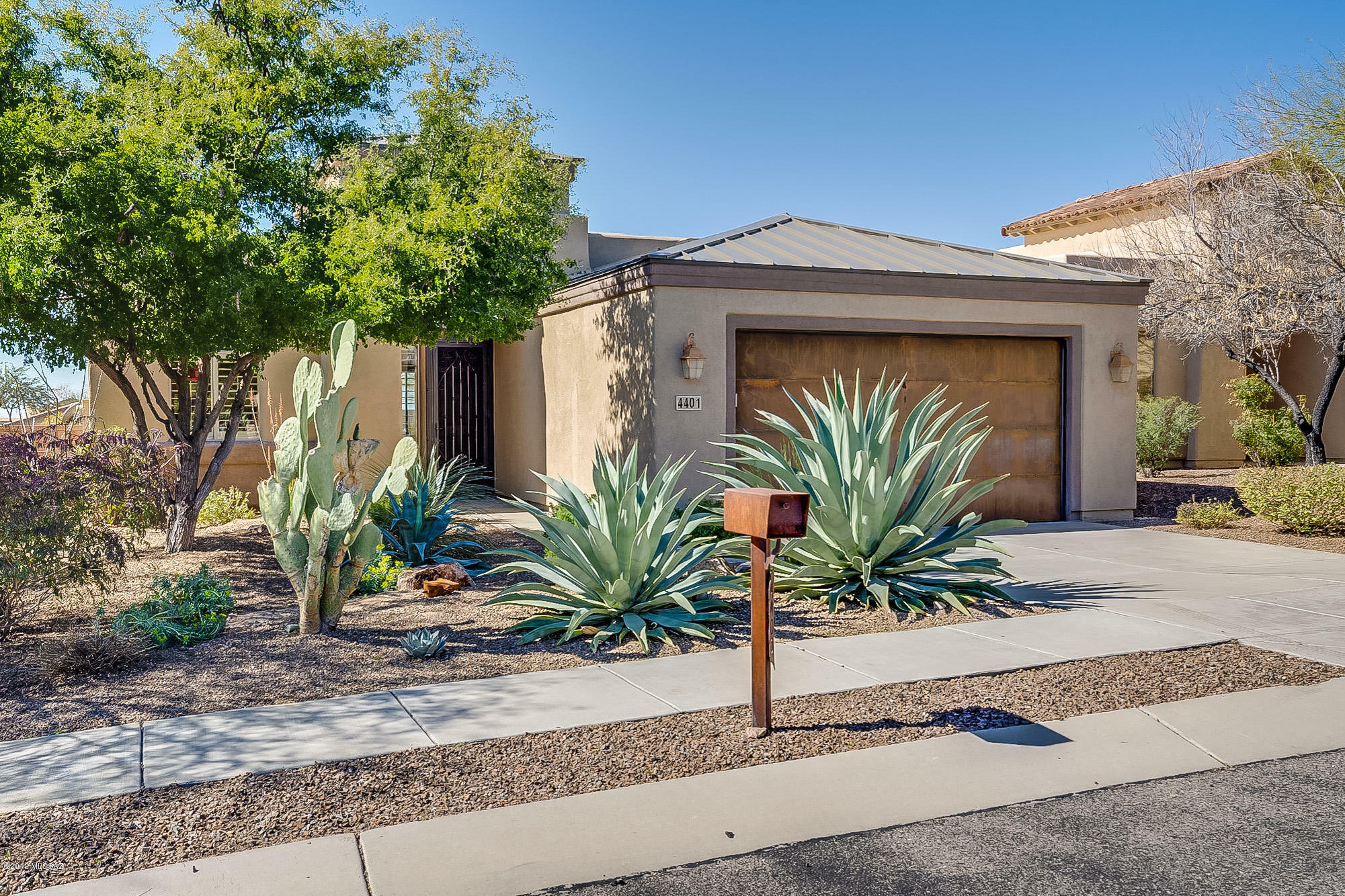 Property Photo:  4401 W Cloud Ranch Place  AZ 85658 