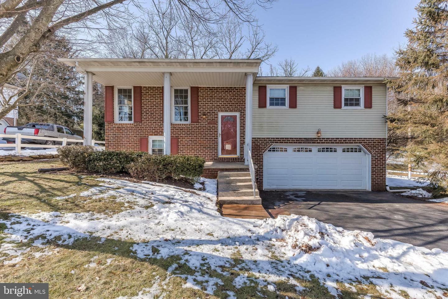 Property Photo: 1900 South Drive PA 17408