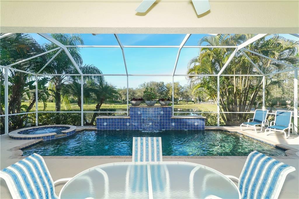 Property Photo: 6830 74th Street Circle E FL 34203