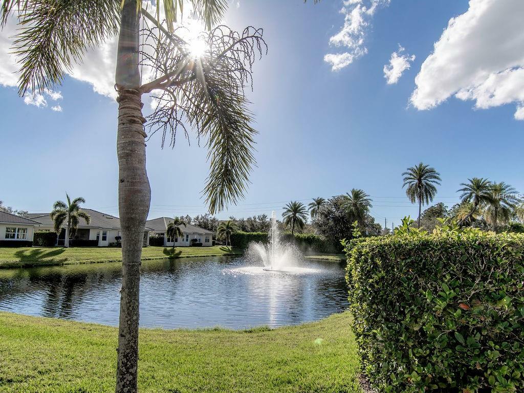 Property Photo:  208 Reclinata Circle  FL 34292 