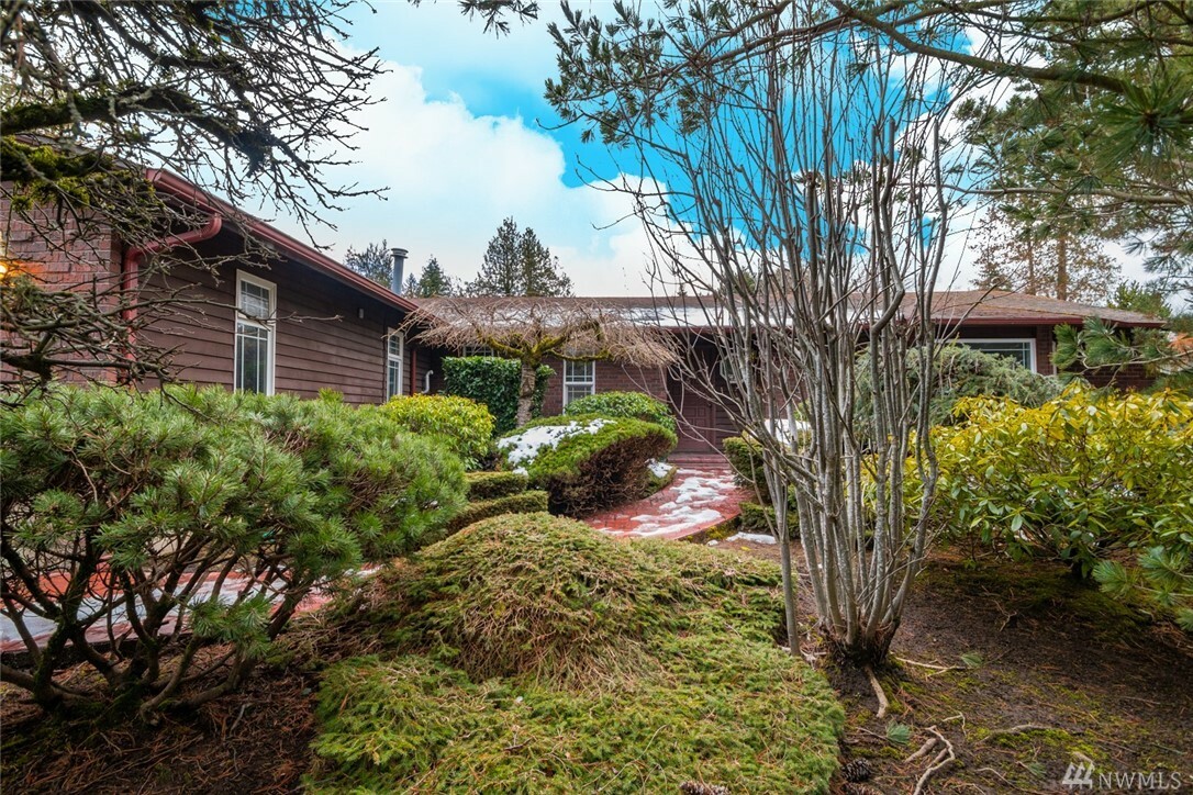 Property Photo:  2700 Comanche Dr  WA 98273 