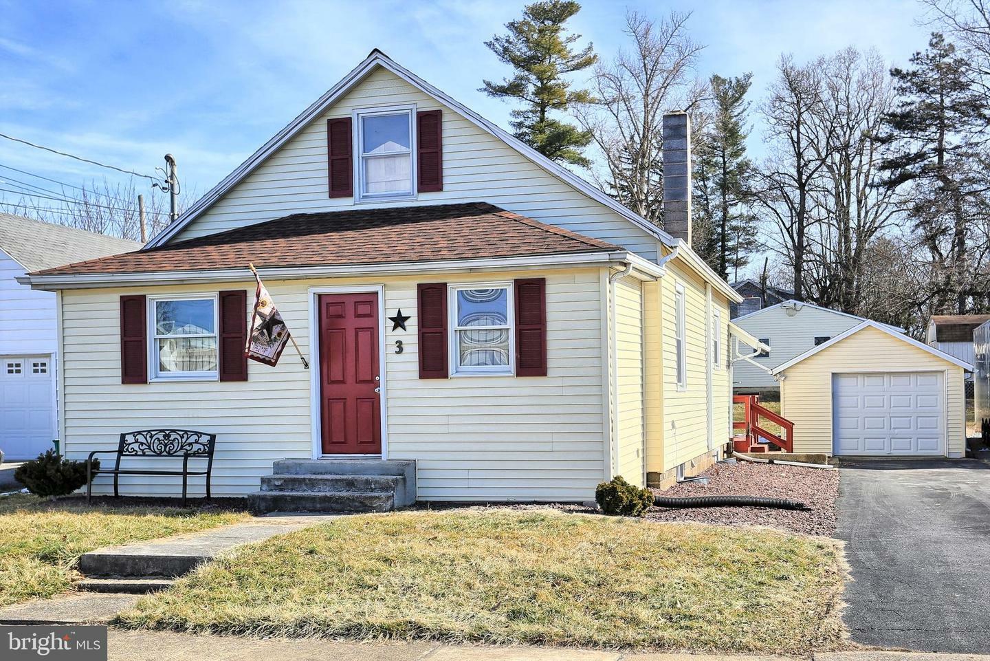 Property Photo:  3 S George Street  PA 17055 