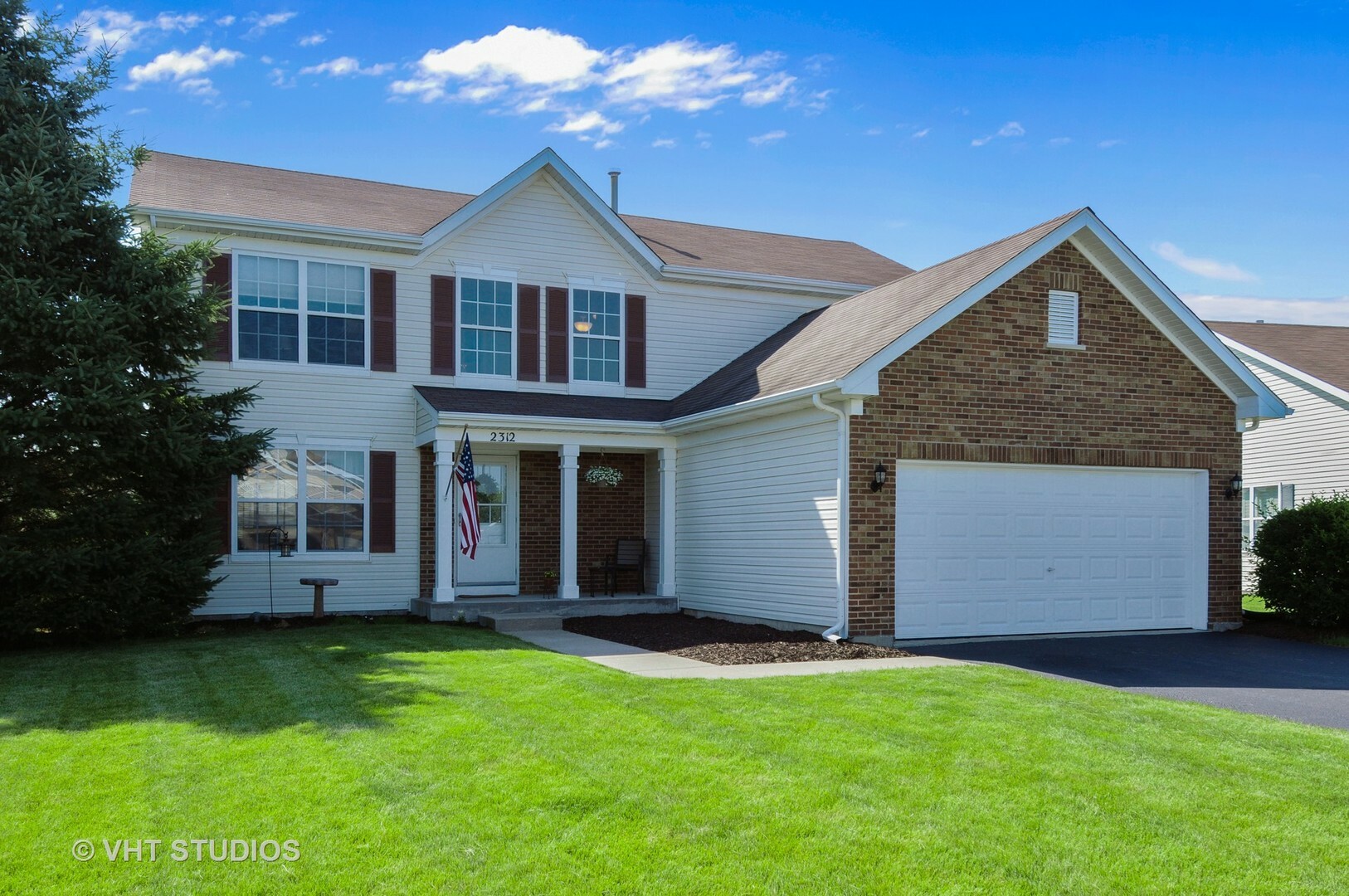 Property Photo: 2312 Hobbs Lane IL 60560