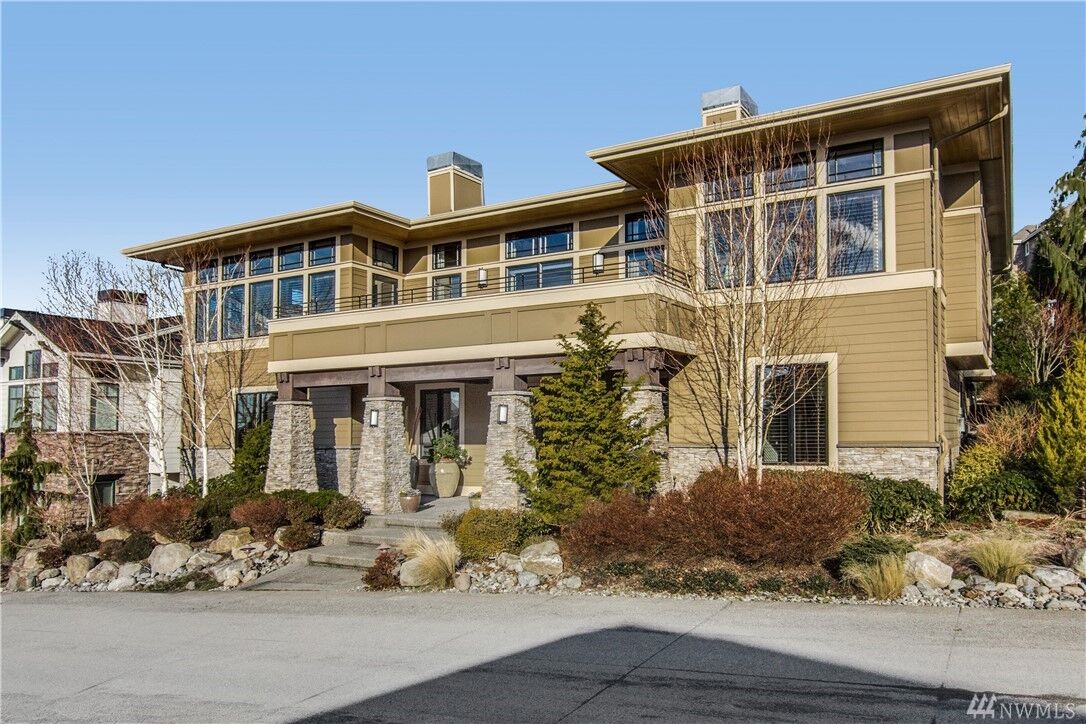 Property Photo:  1558 26th Ct NE  WA 98029 