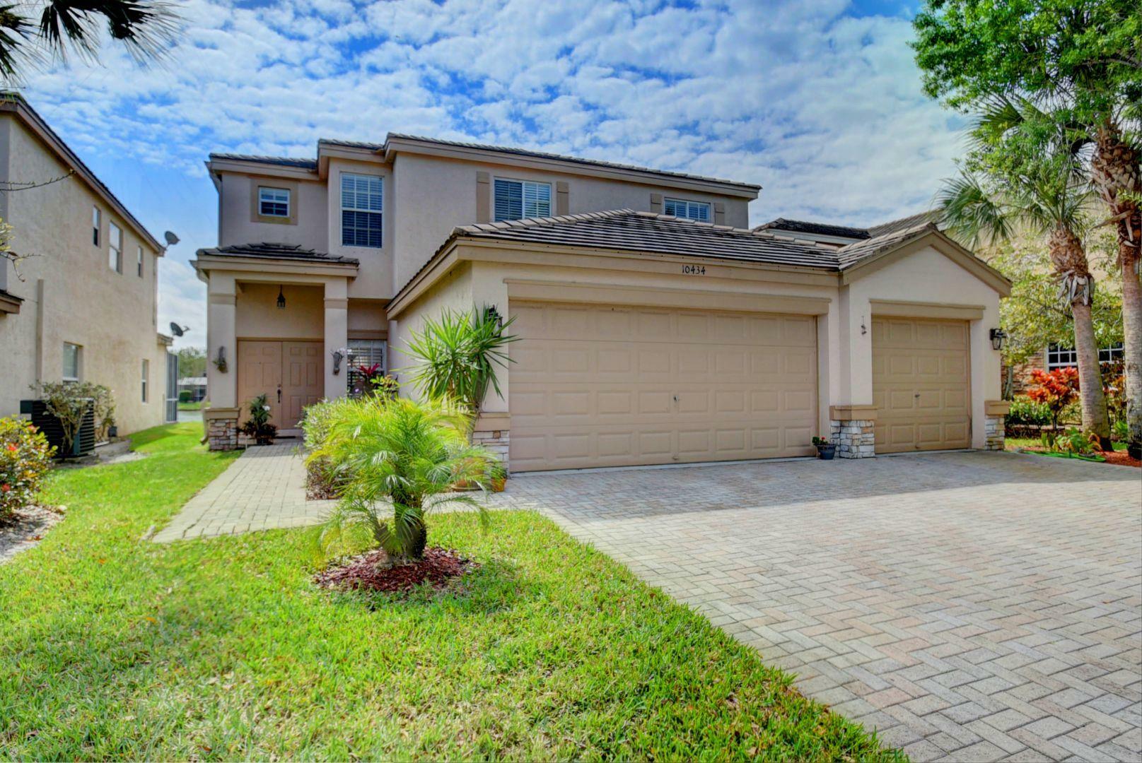 Property Photo:  10434 White Pinto Court  FL 33449 