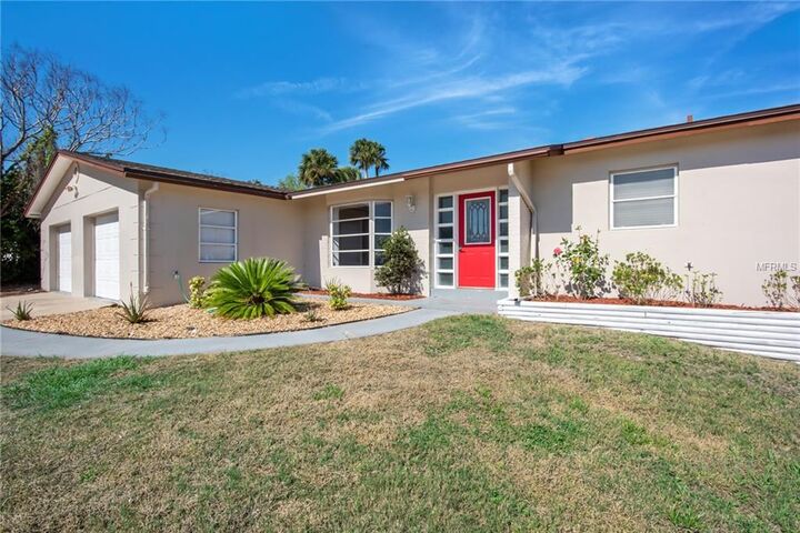 Property Photo:  2104 S Old Mill Drive  FL 32725 