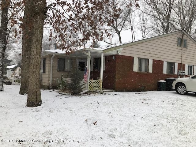 Property Photo:  11 Robin Street  NJ 08759 