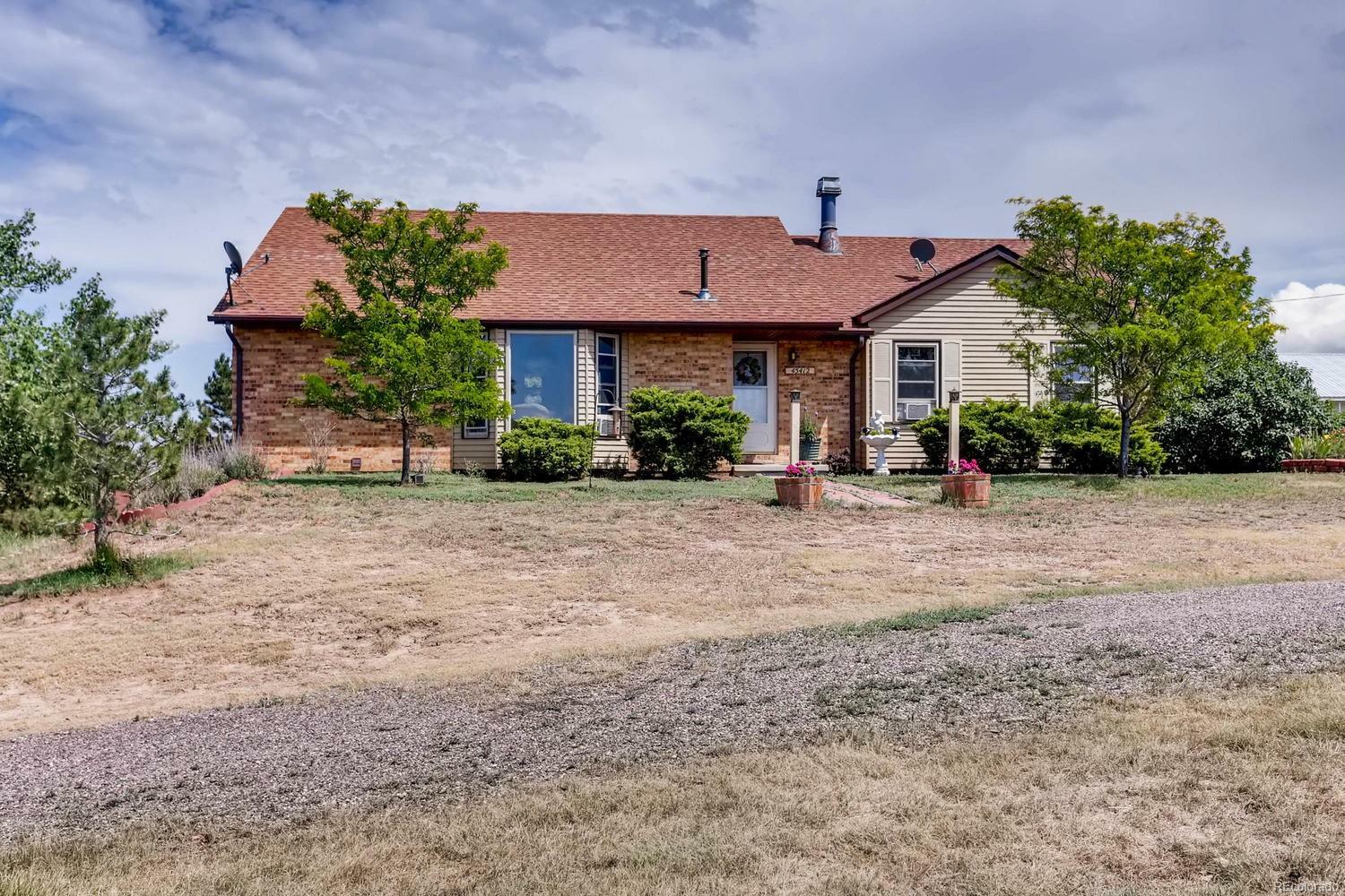 Property Photo:  45412 Sun Country Drive  CO 80107 