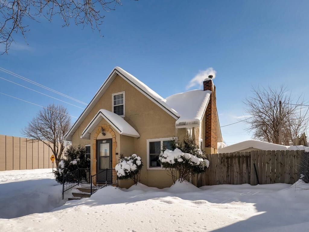 Property Photo:  206 Genesee Street  MN 55117 