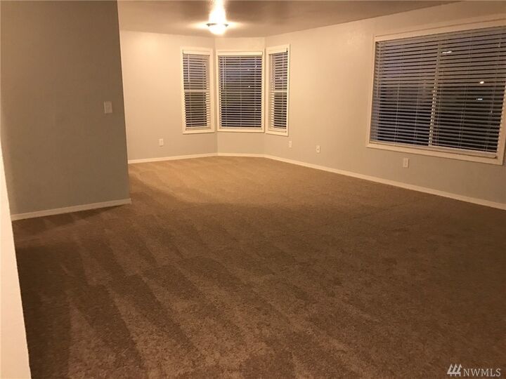 Property Photo: 952 SE Ely St WA 98277