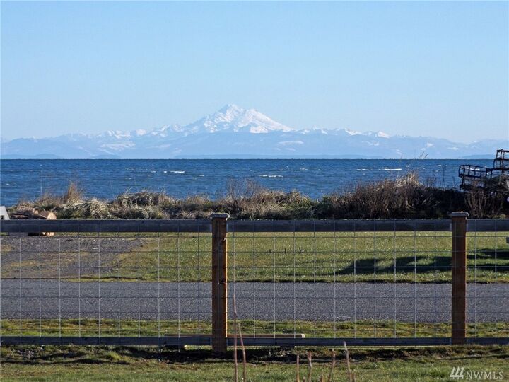 Property Photo:  872 Three Crabs Rd  WA 98382 