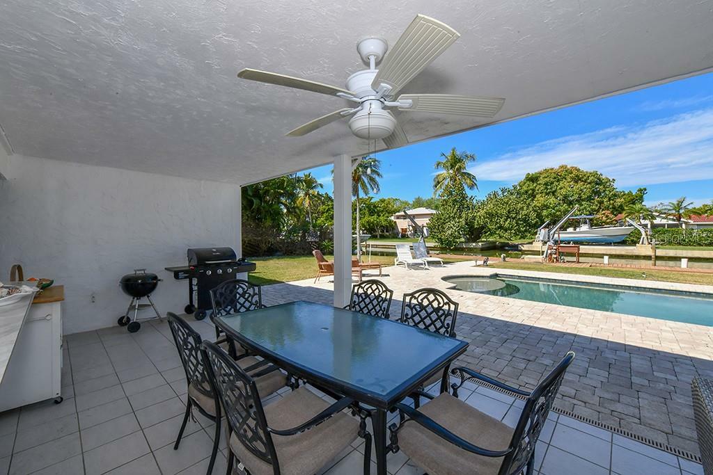 Property Photo:  737 Norton Street  FL 34228 