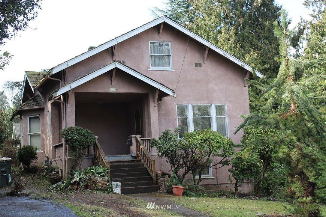 Property Photo: 4719 46 Avenue S WA 98118