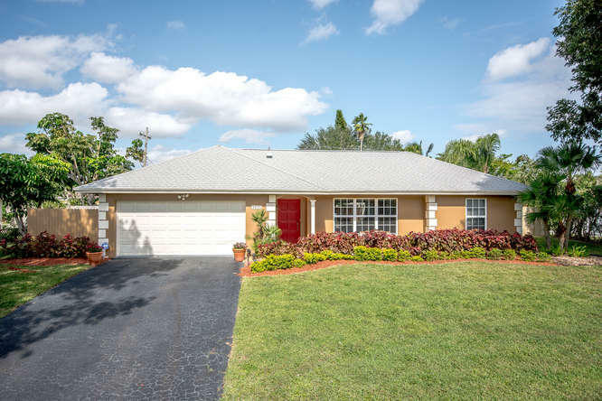 Property Photo: 3655 Lakeview Boulevard FL 33445