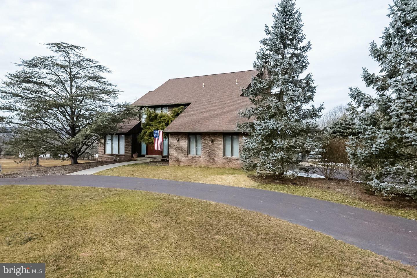 Property Photo: 871 Sunset Lane PA 18969