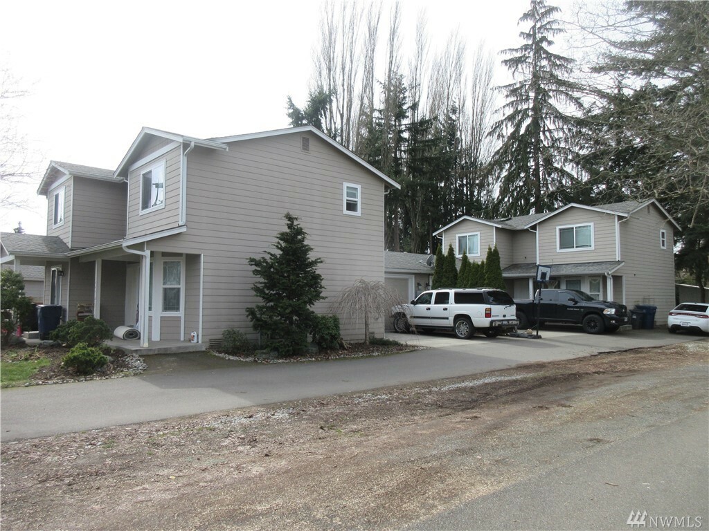 Property Photo:  1047 Alder Ave  WA 98270 